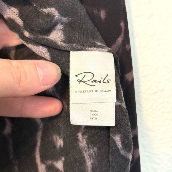 Rails Hillary Diffused Cheetah Wrap Blouse Size Small - Picture 4 of 8